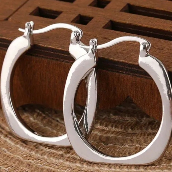 #159T Earrings Square Hoops - Picture 3 of 4